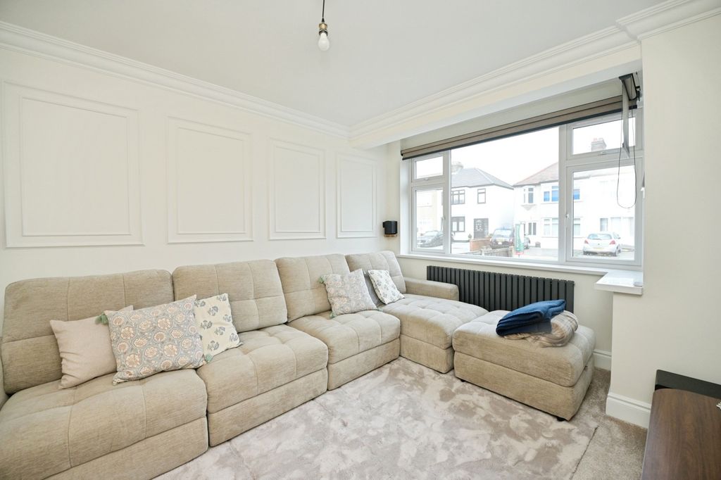 Property photo 2 of 20 Pbox-Img.Jpg