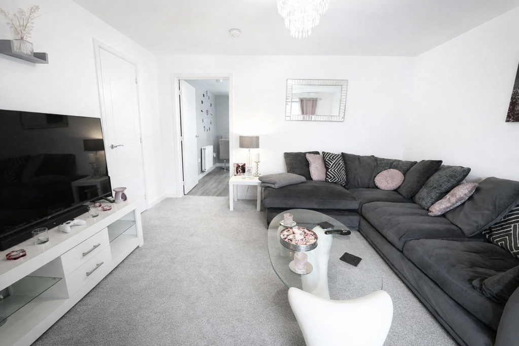 Property photo 2 of 21