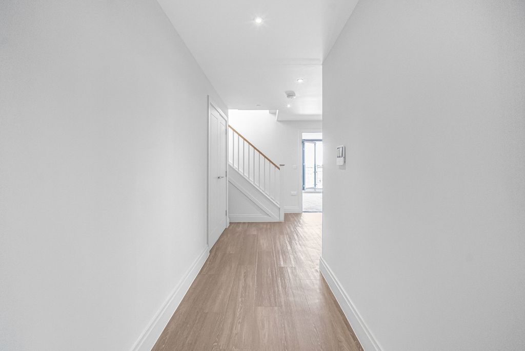 Additional image 12 of 3 bed penthouse for saleRest Bay, Porthcawl CF36