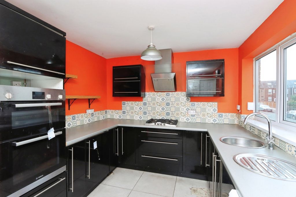 Property photo 3 of 15 Kitchen
