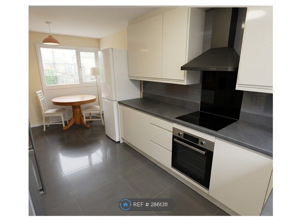 Property photo 1 of 12 Greenland Way B37 7Lt House 1