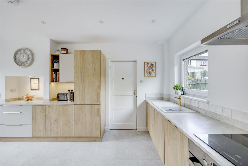 Property photo 3 of 21 Kitchen Diner