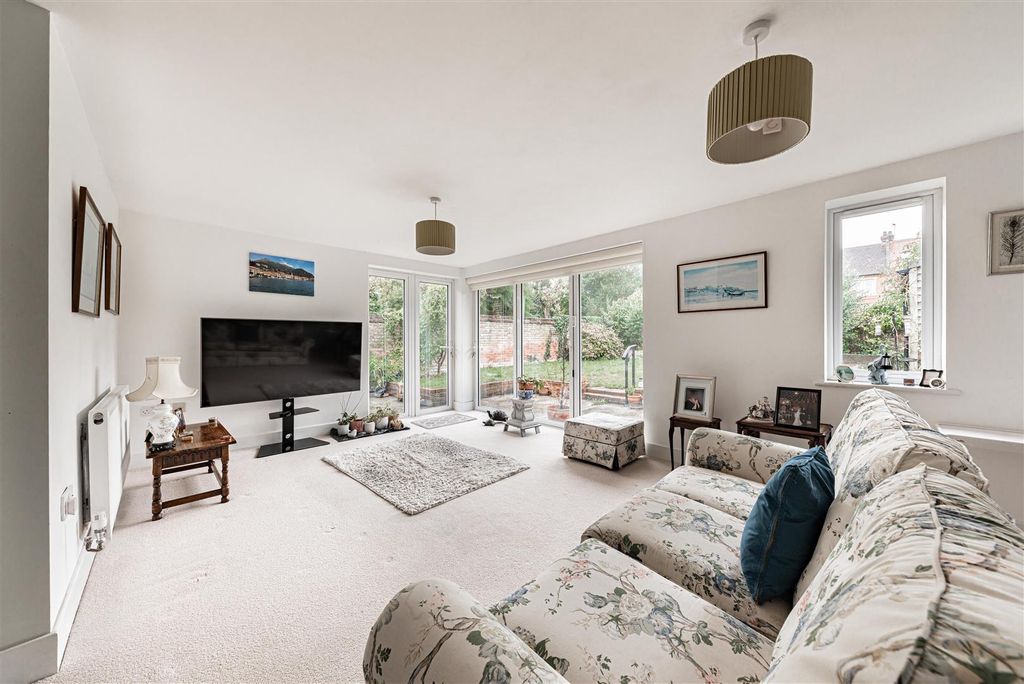 Property photo 2 of 16 L J Imaging-17.Jpg