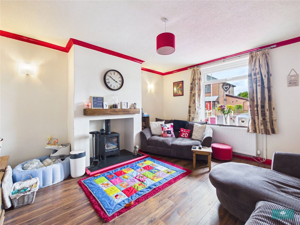 Property photo 2 of 27 Picture No. 11