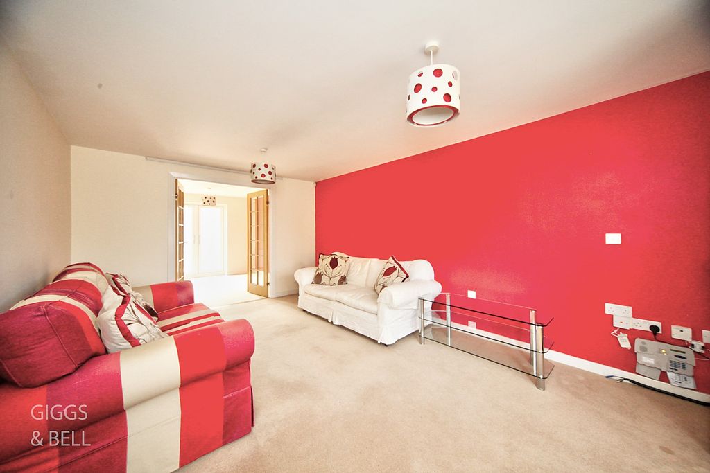 Property photo 3 of 24 3947403