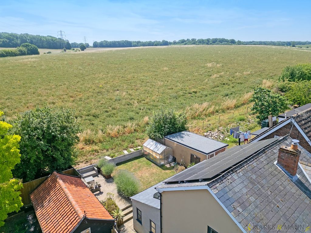 Property photo 2 of 26