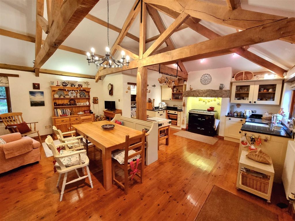 Property photo 1 of 28 Kitchen &amp; Dining.Jpg