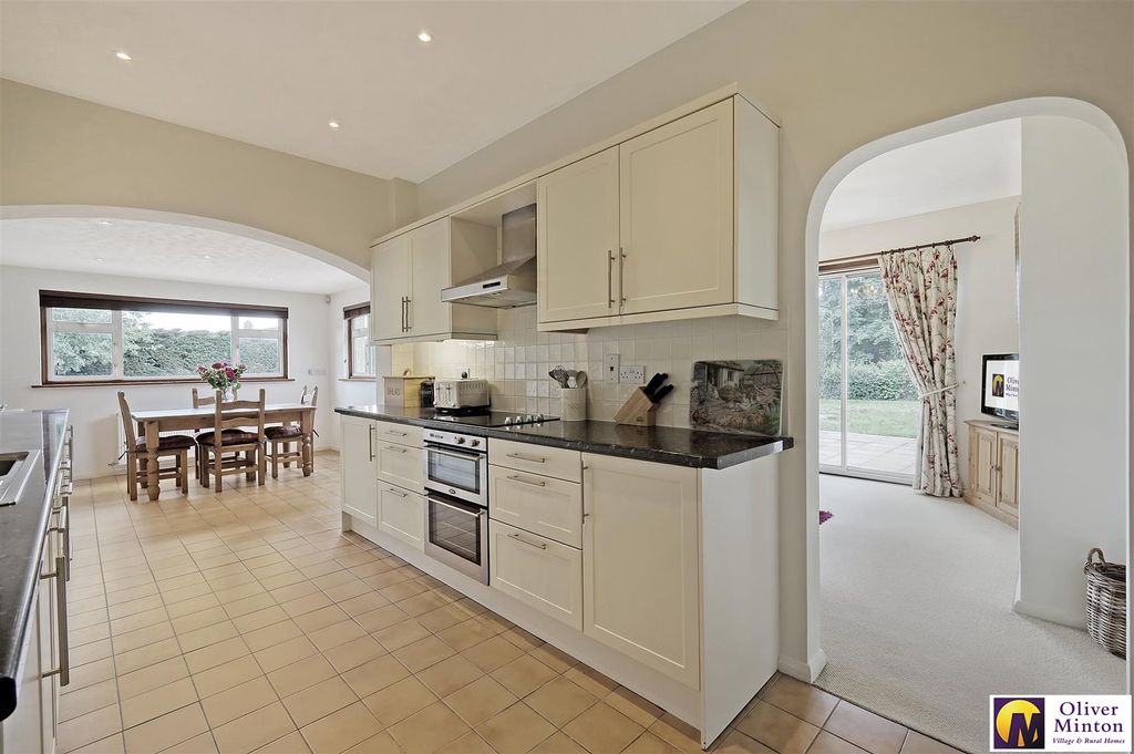Property photo 3 of 32 Kitchen/Dining Room