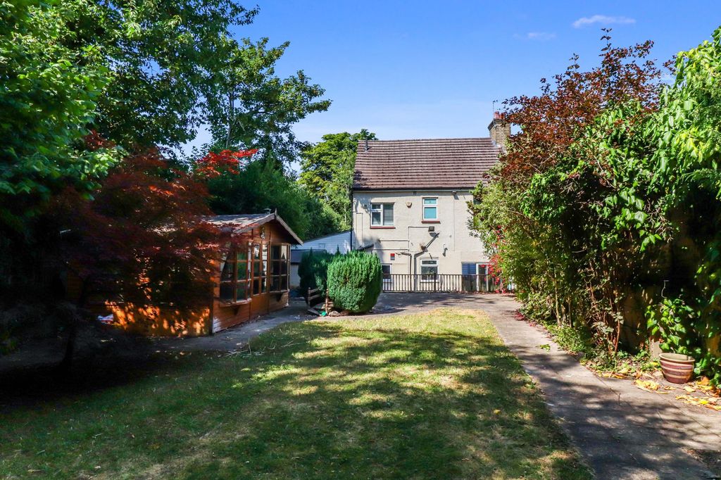 Property photo 1 of 26
