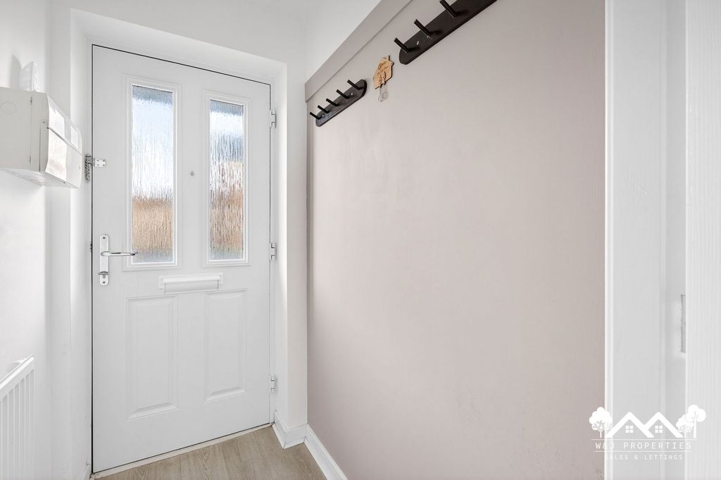 Property photo 2 of 43