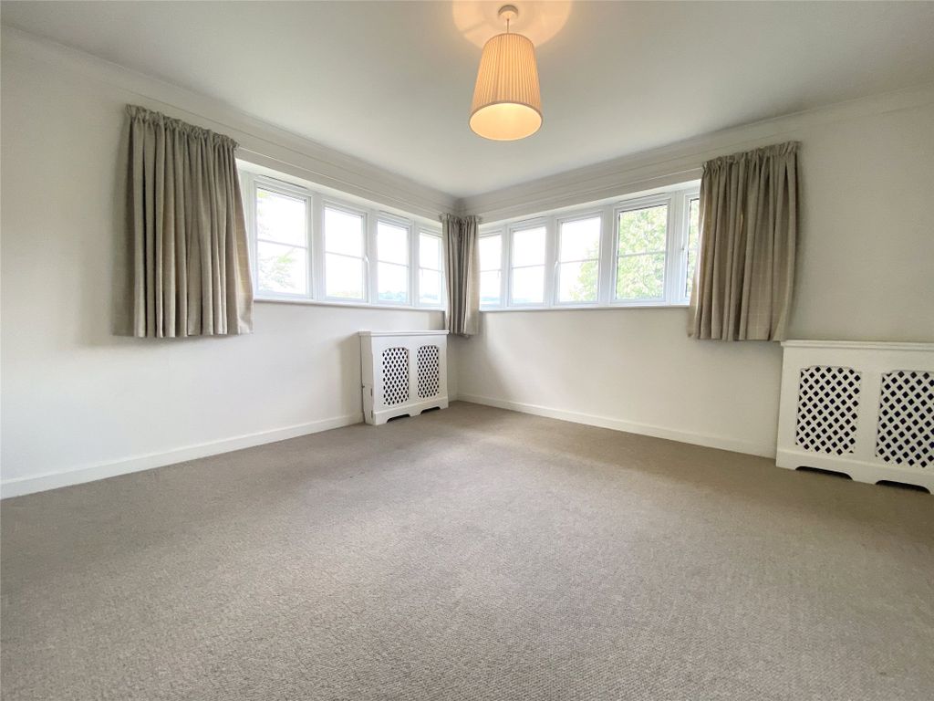 Property photo 2 of 9 Picture No. 12