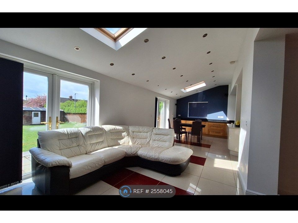 Property photo 3 of 28