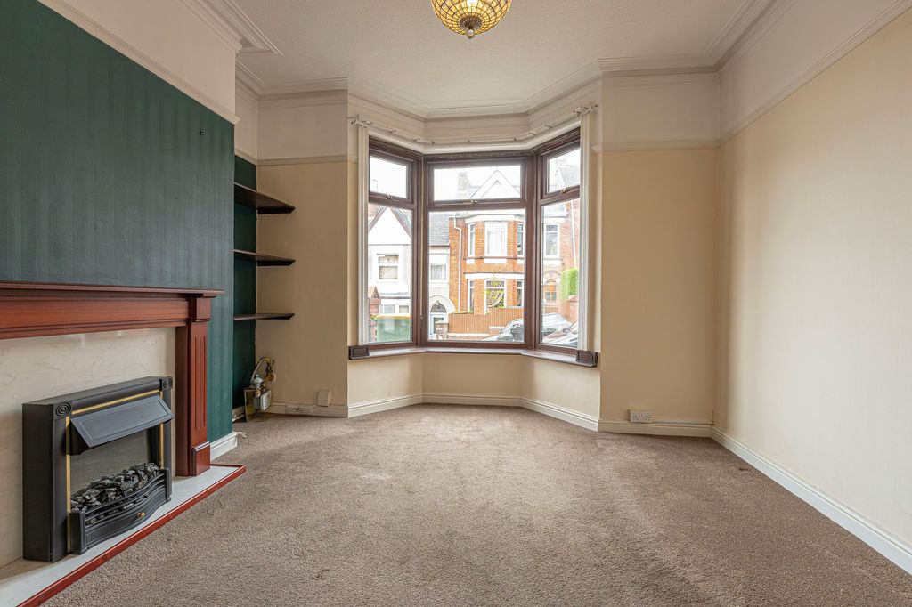 Property photo 3 of 37