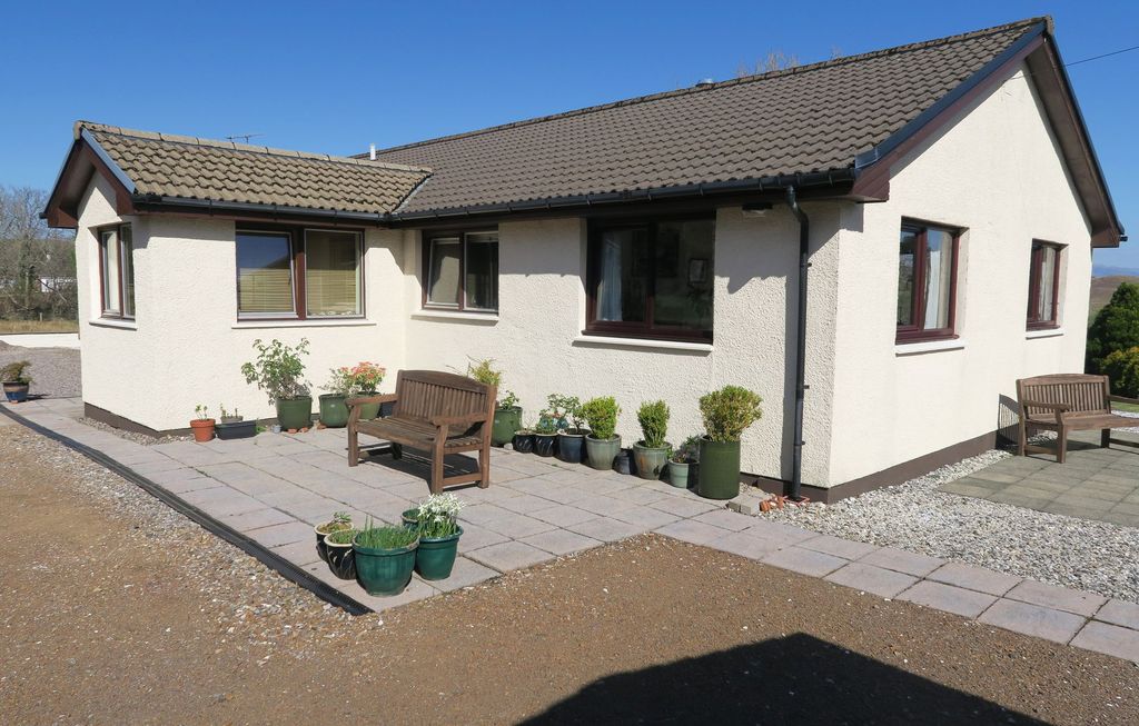 Property photo 3 of 43