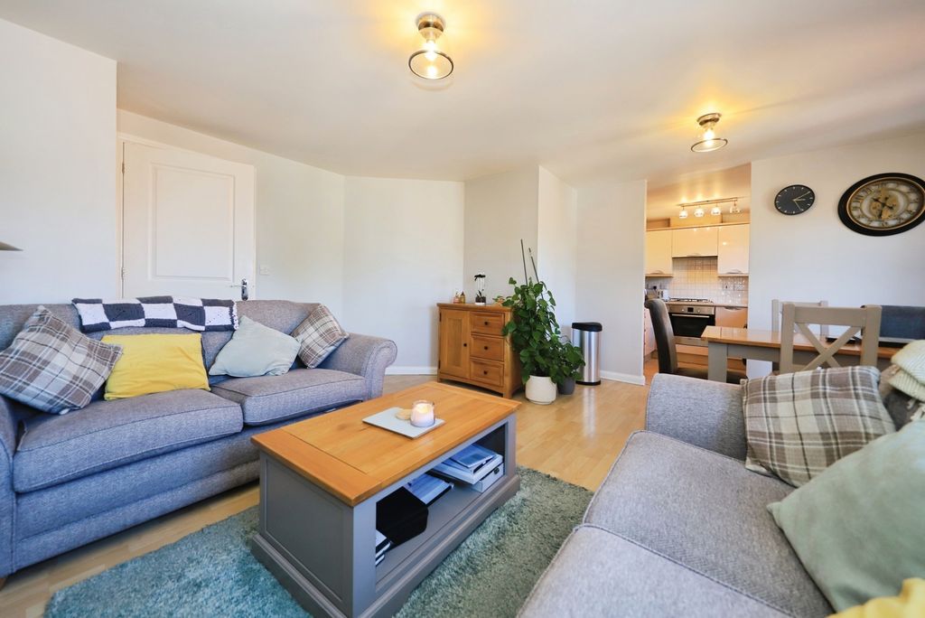 Property photo 2 of 17 Photo