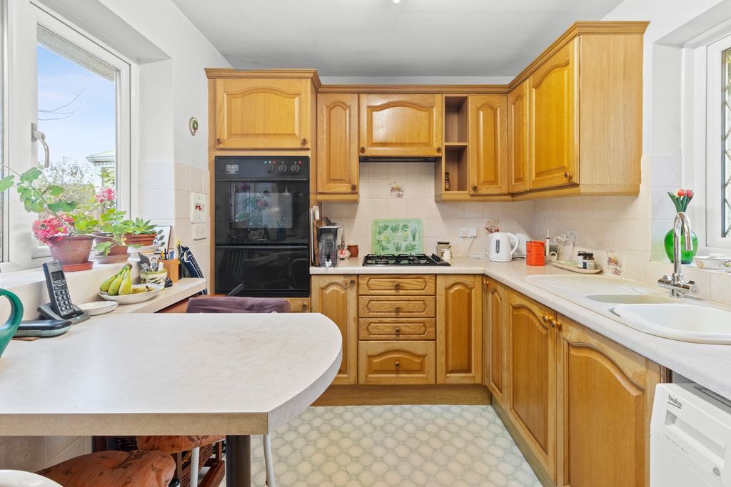 Property photo 3 of 30