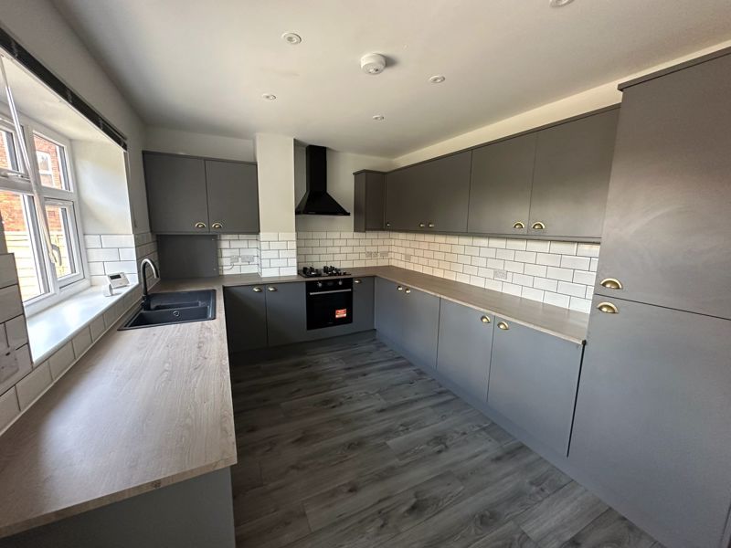 Property photo 2 of 16 Photo 13