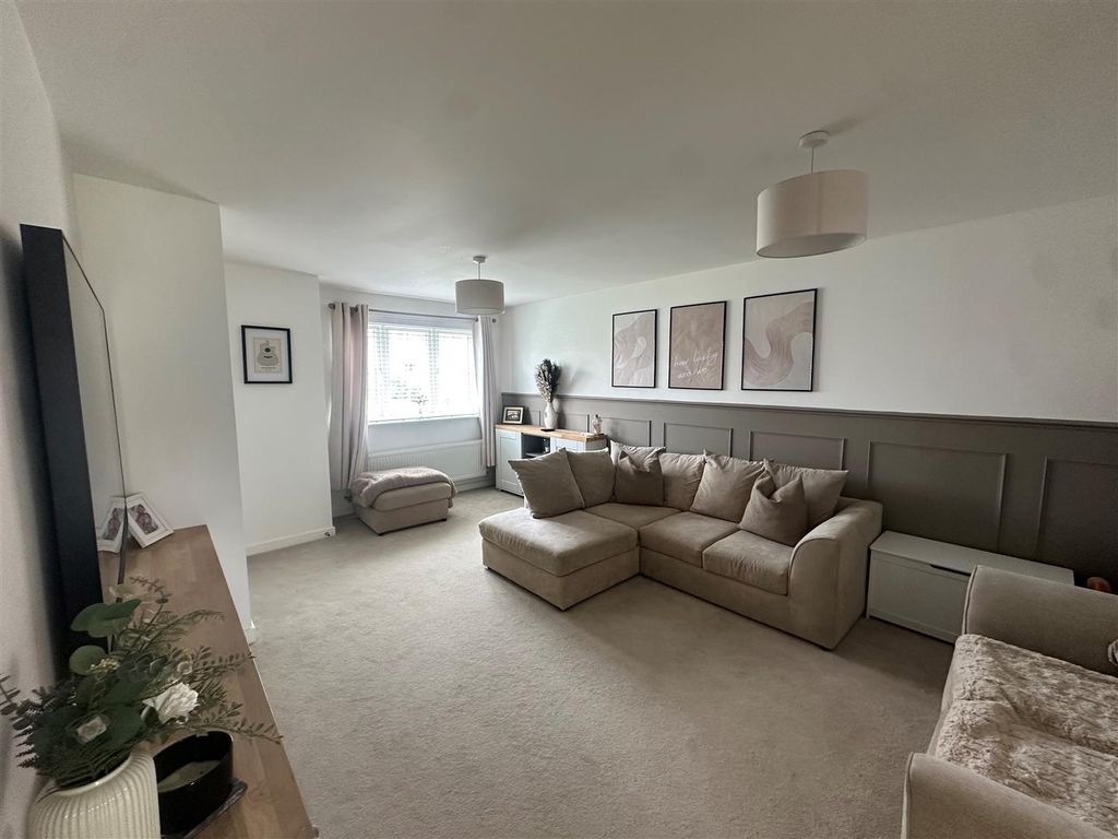 Property photo 2 of 14 15.Jpg