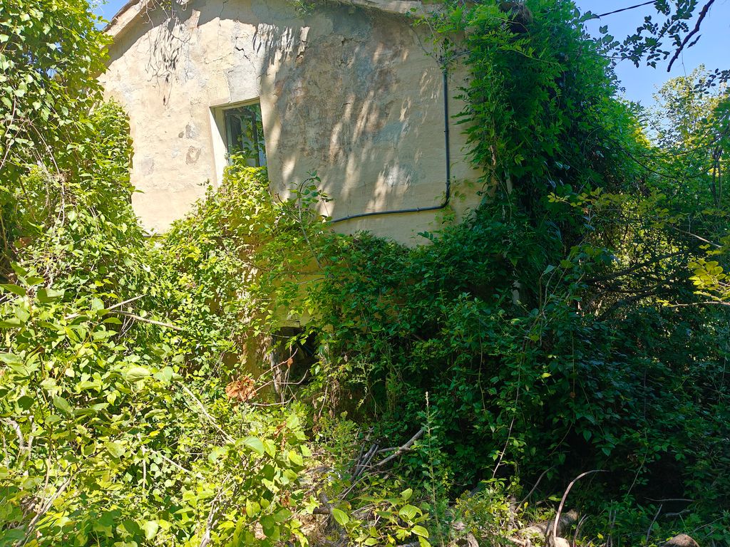 Property photo 3 of 5