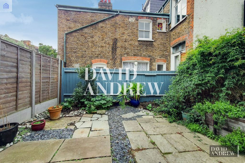 Property photo 2 of 10