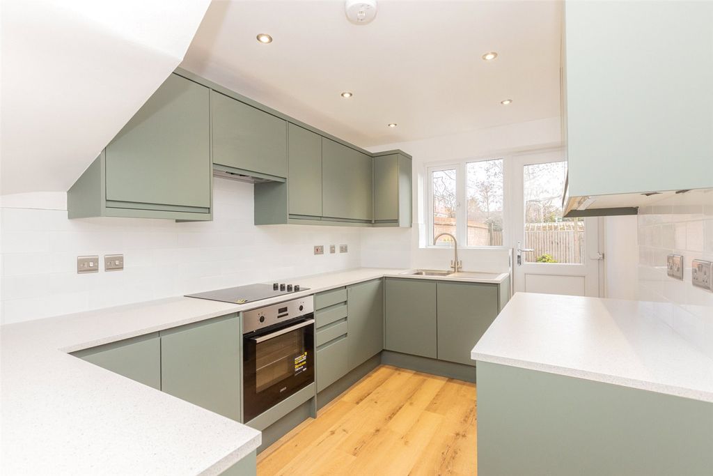 Property photo 2 of 26 Picture No. 18