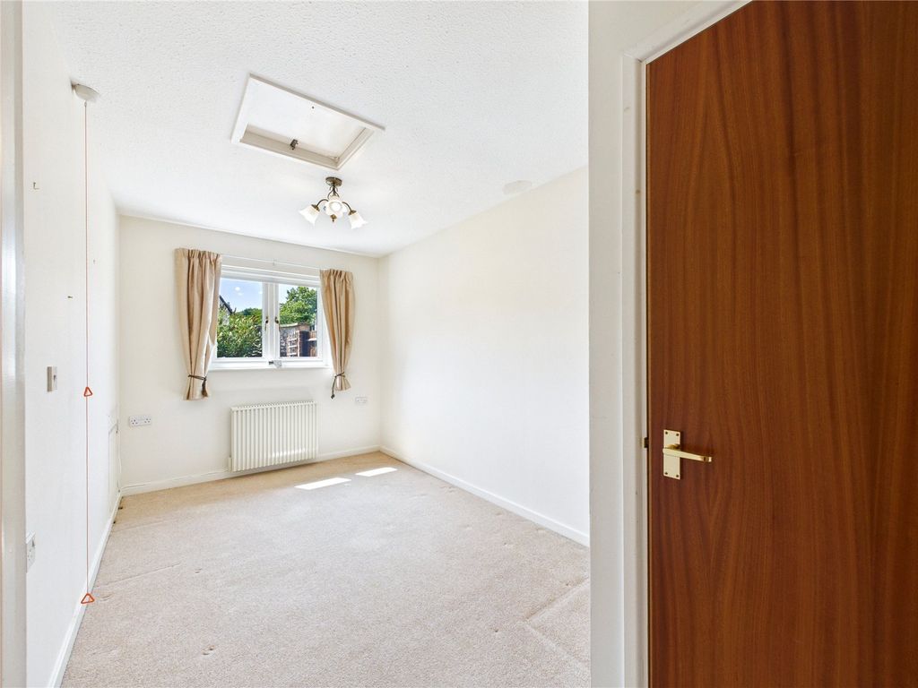 Property photo 3 of 8 Picture No. 14