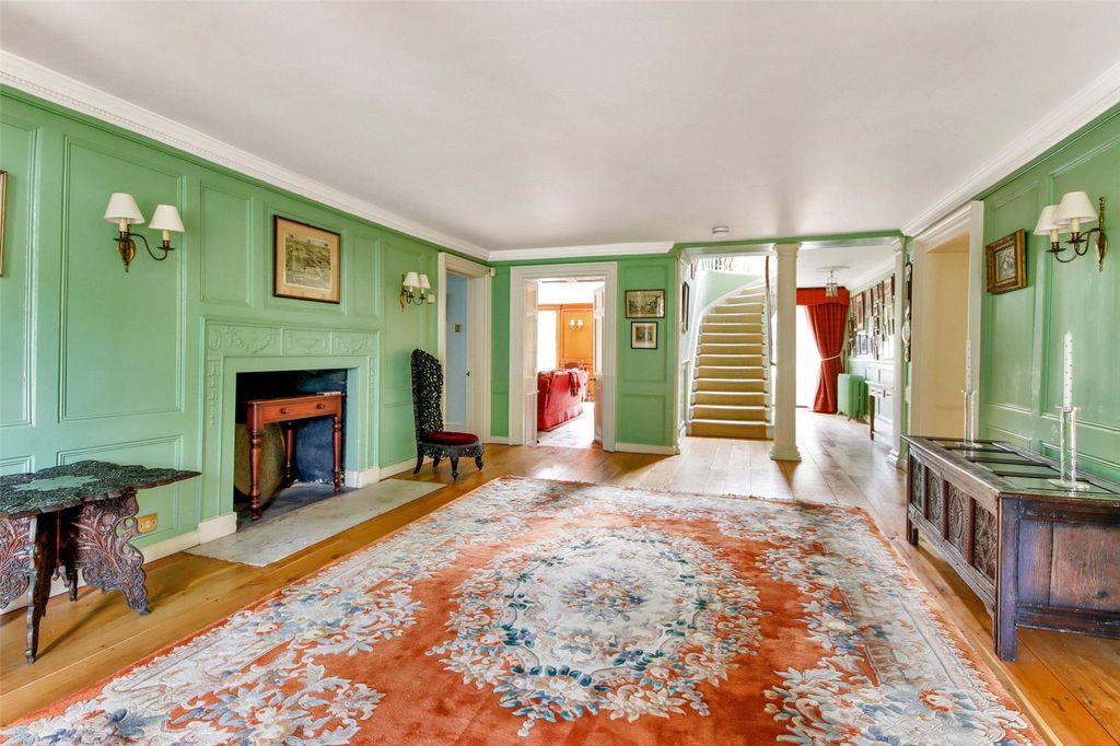 Property photo 3 of 16 Entrance Hall