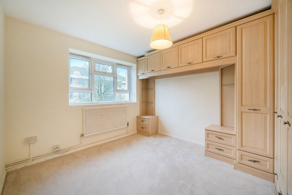 Property photo 3 of 8 Picture No. 11