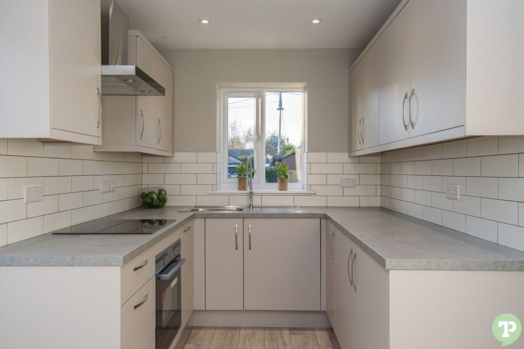 Property photo 2 of 14 Integrated Kitchen Looking Over Front Garden
