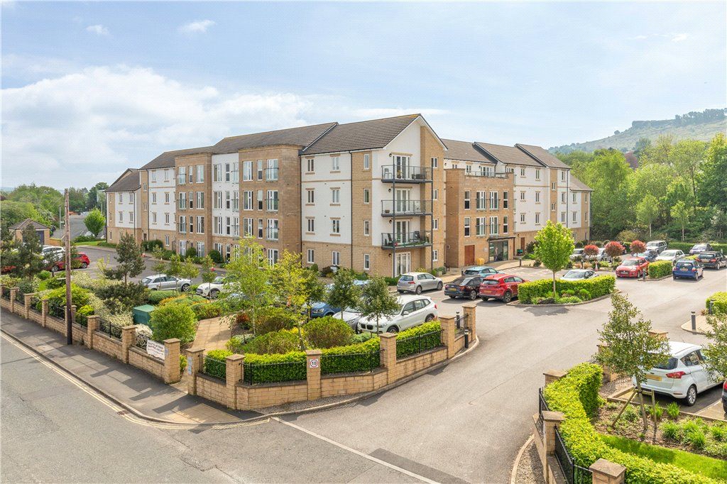 Property photo 1 of 12 Chesterton Court