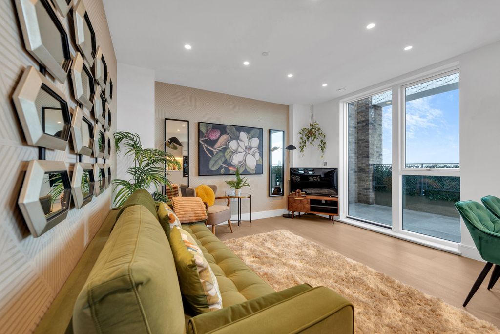 Property photo 3 of 13