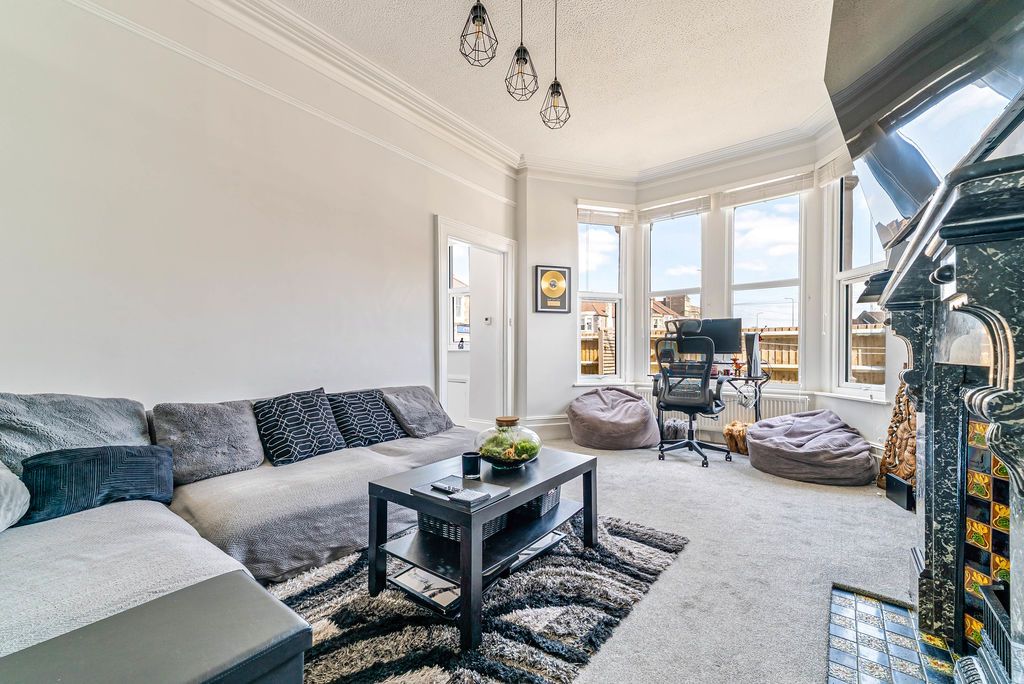 Property photo 2 of 10 Photo 4