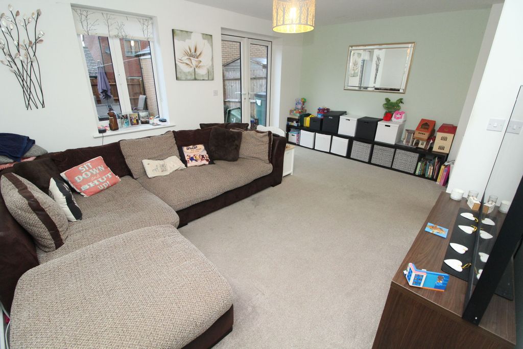 Property photo 3 of 28