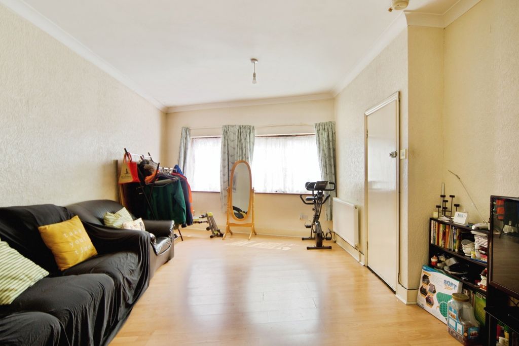 Property photo 3 of 16 Pbox-Img.Jpg
