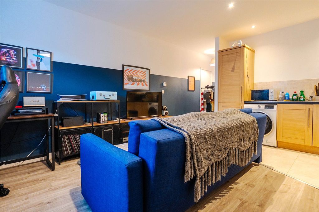 Property photo 2 of 11 Picture No. 08