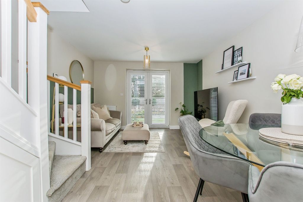 Property photo 2 of 24