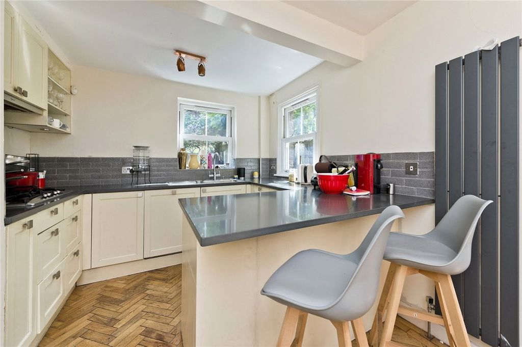 Property photo 3 of 7