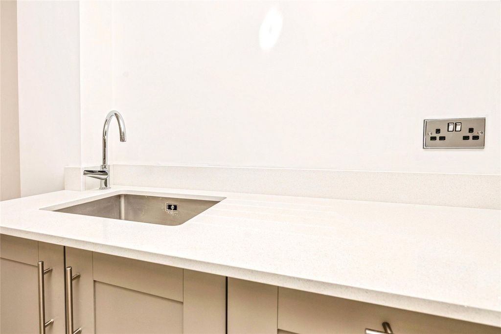 Property photo 3 of 16 Quartz Worktops