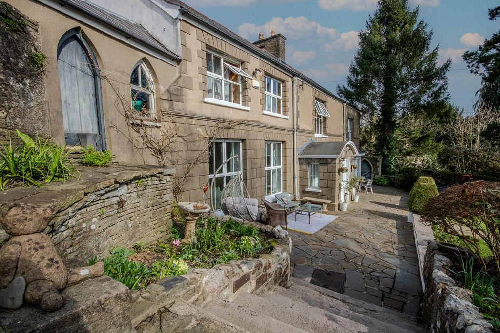 Property photo 2 of 49