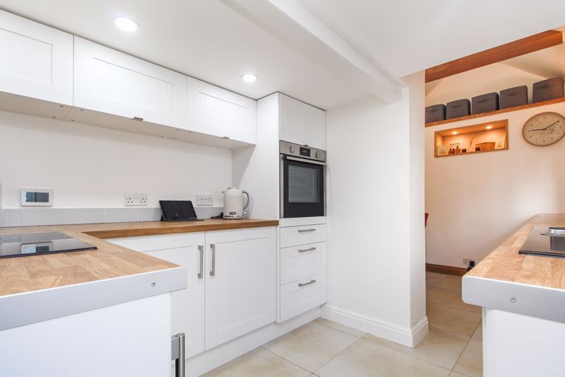 Property photo 3 of 20 Kitchen