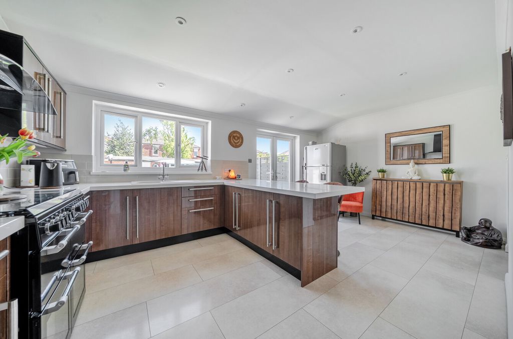 Property photo 3 of 13 1454072-17-69F35F...