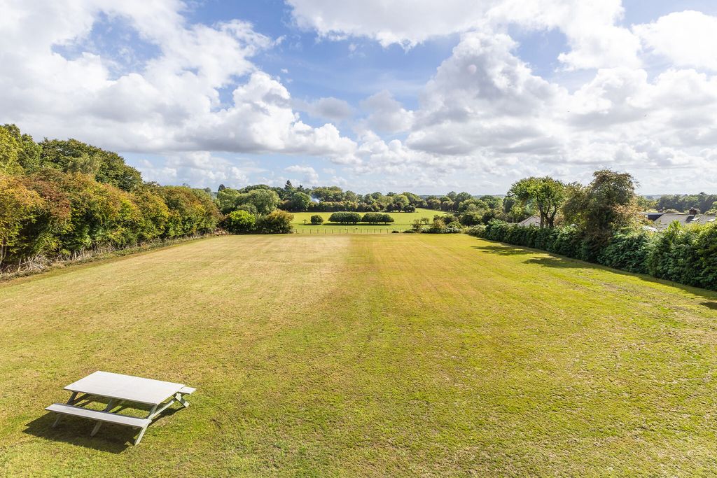 Property photo 2 of 23