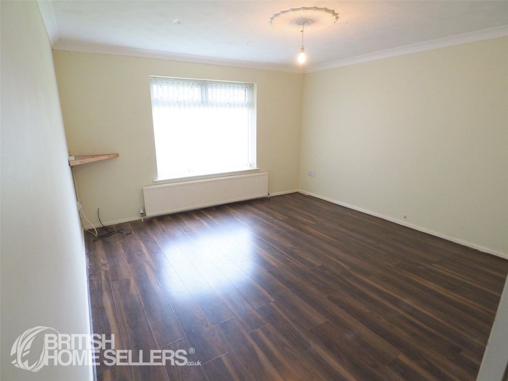 Property photo 2 of 27 Picture No. 18