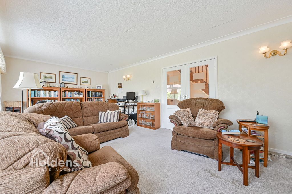 Property photo 3 of 23