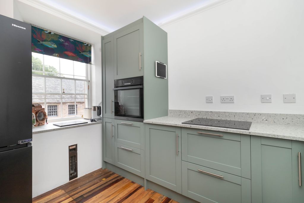 Property photo 2 of 25 Kitchen