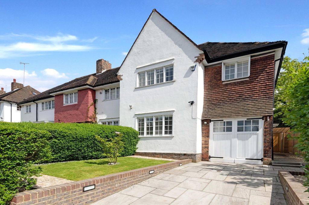 Property photo 1 of 10 Picture No. 08