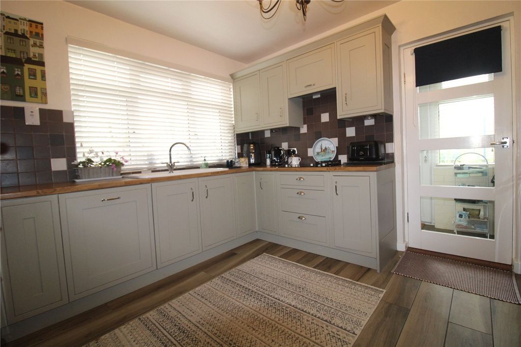 Property photo 3 of 27 Picture No. 18