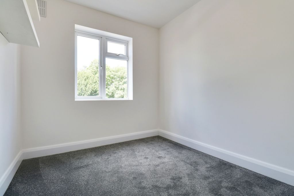 Property photo 3 of 9 5217553