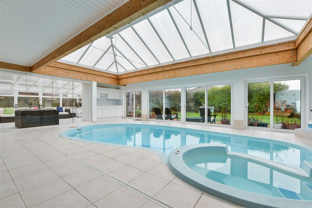 Property photo 2 of 15 Swimming Pool Room