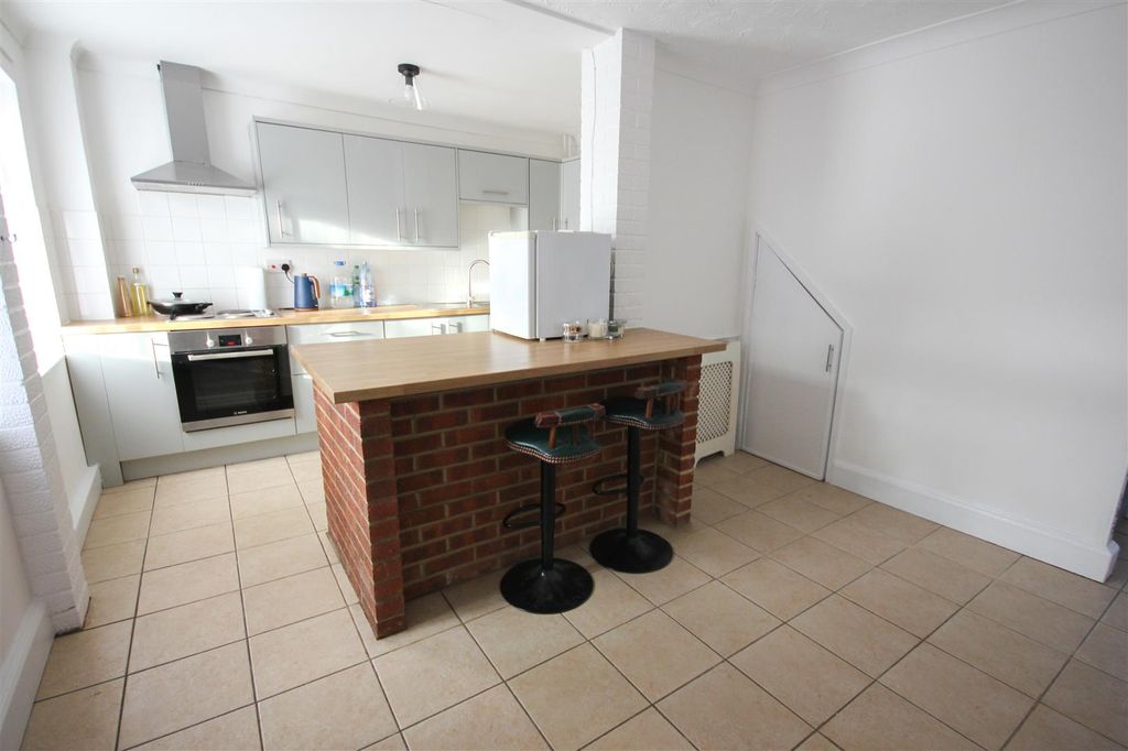 Property photo 3 of 11 Kitch Diner.Jpg